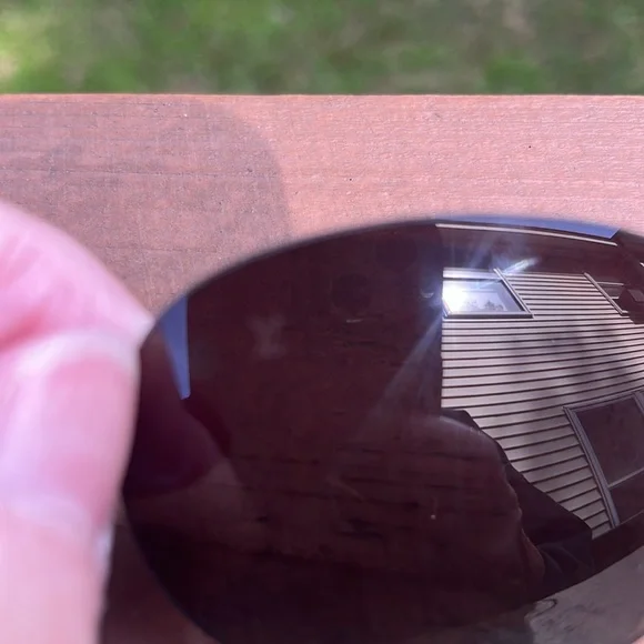 Louis Vuitton (women’s) sunglasses - Picture 6 of 8